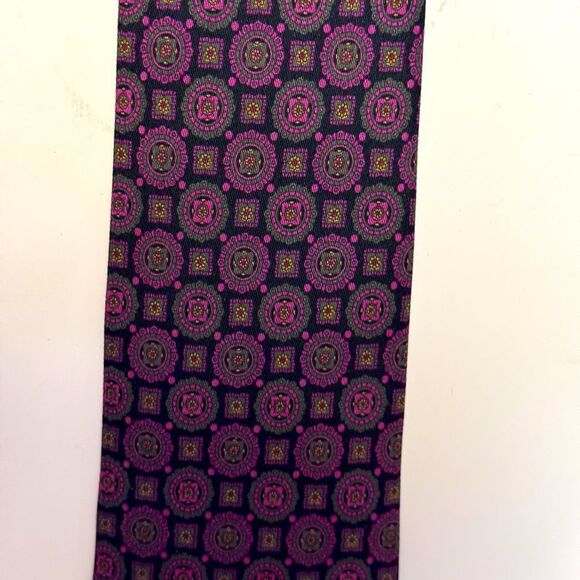 Giorgio Armani Men’s lux tie in great condition red - Picture 1 of 5